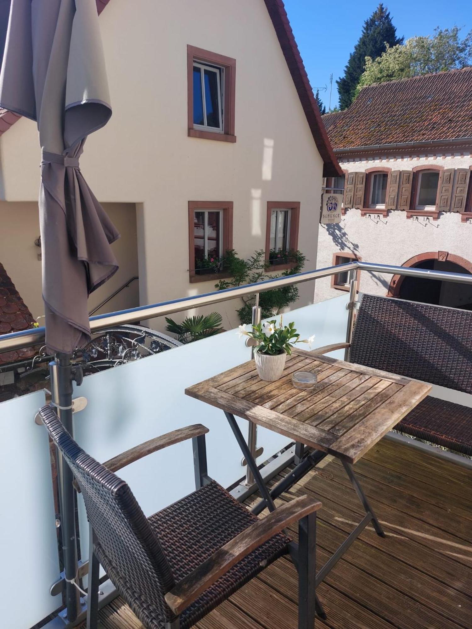 Weingut Schunck Appartement Leinsweiler Buitenkant foto