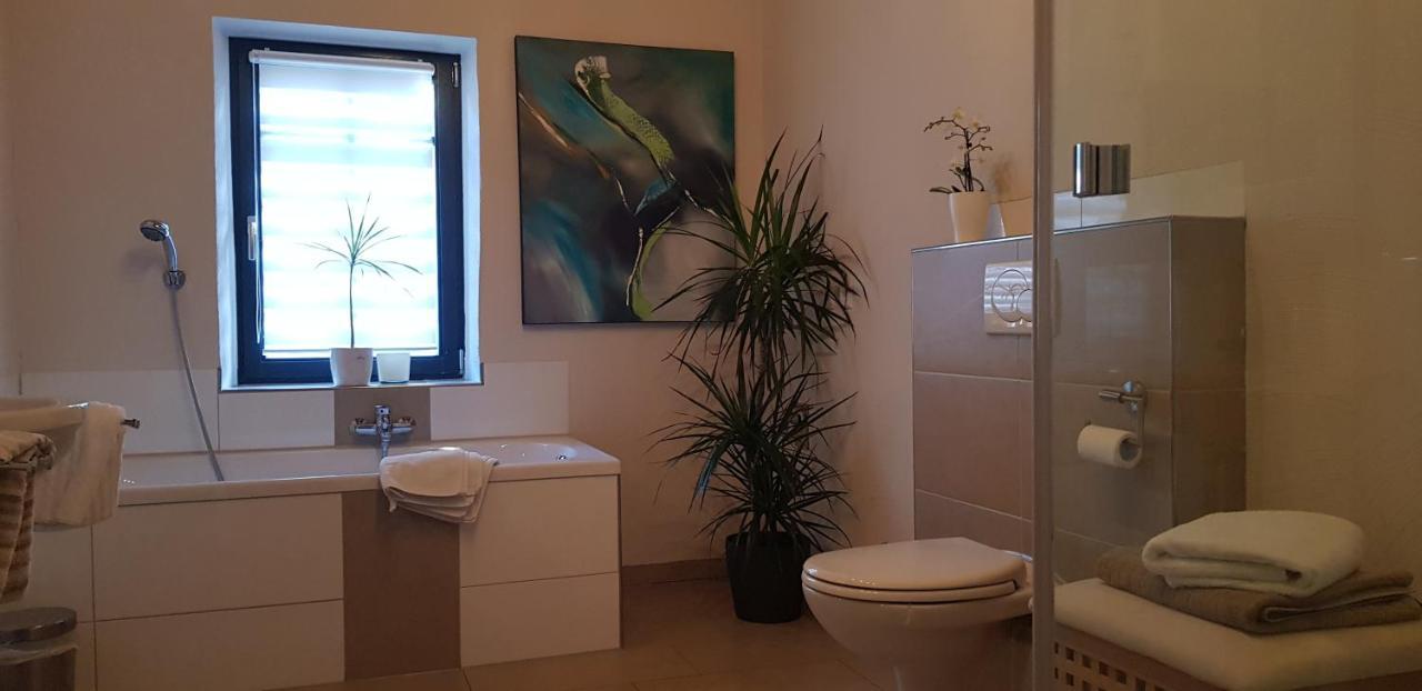 Weingut Schunck Appartement Leinsweiler Buitenkant foto