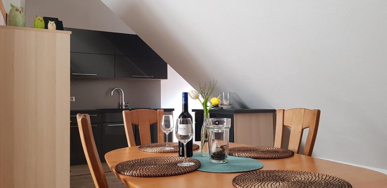 Weingut Schunck Appartement Leinsweiler Buitenkant foto